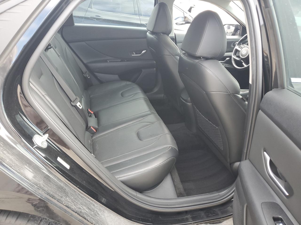 2023 Hyundai Elantra - Image 10