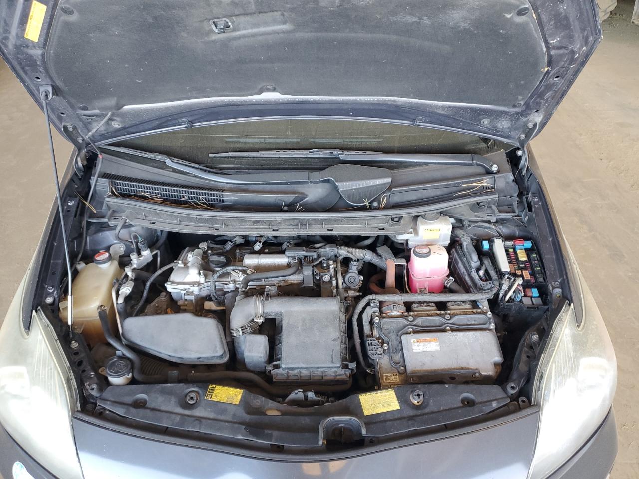 2014 Toyota Prius - Image 11