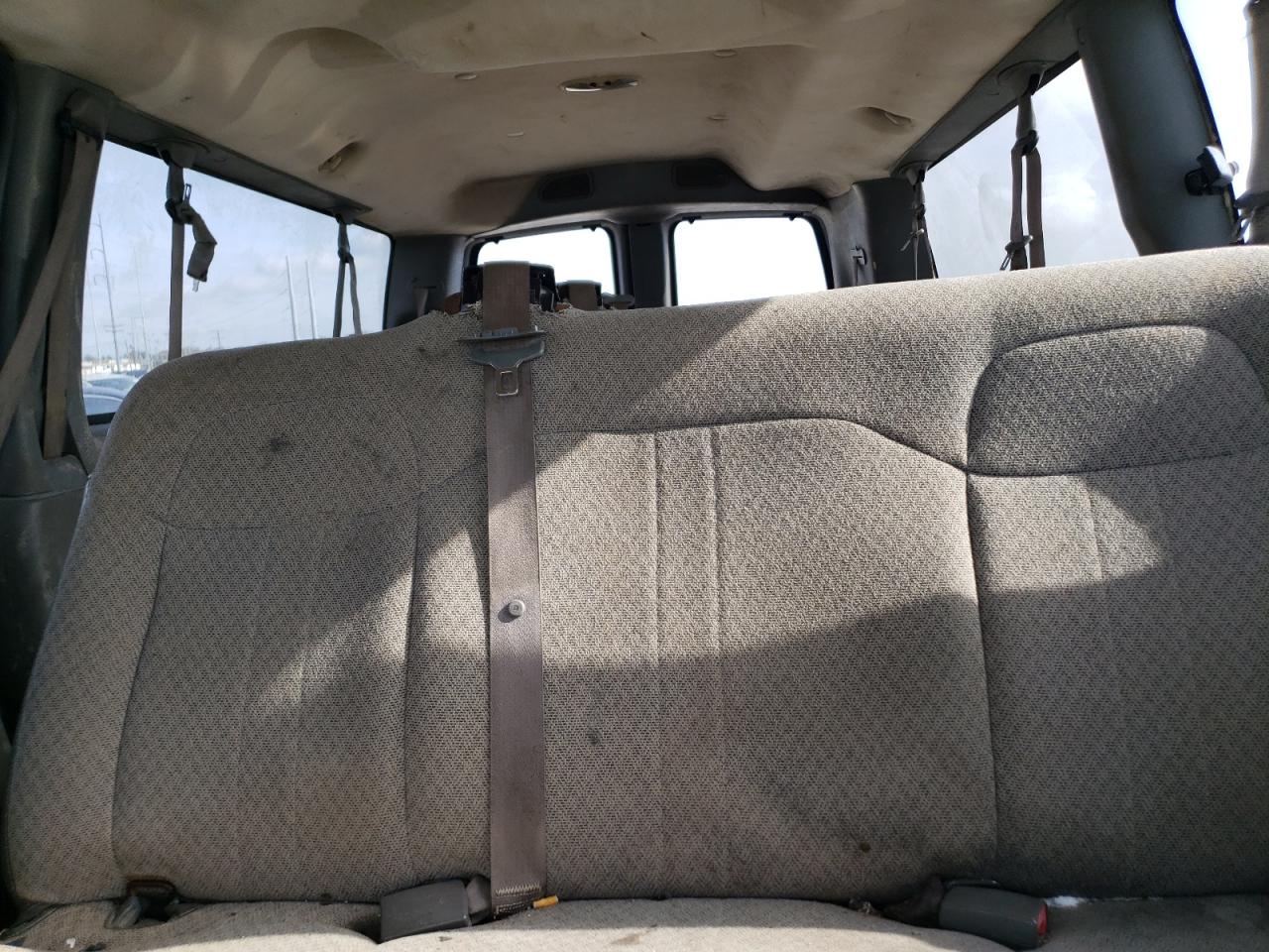 2014 Chevrolet Express - Image 11