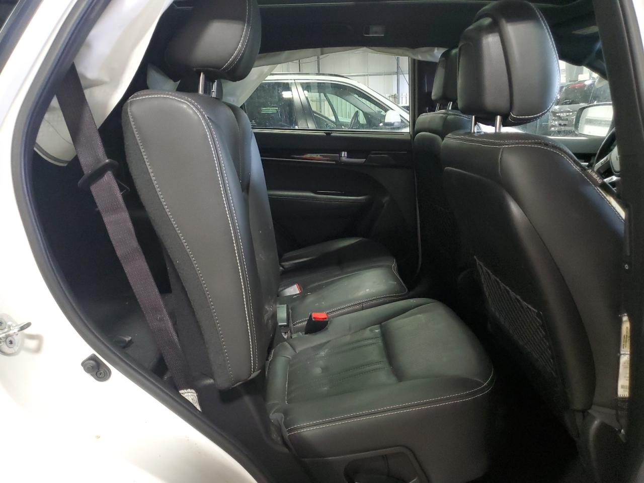 2015 Kia Sorento - Image 12