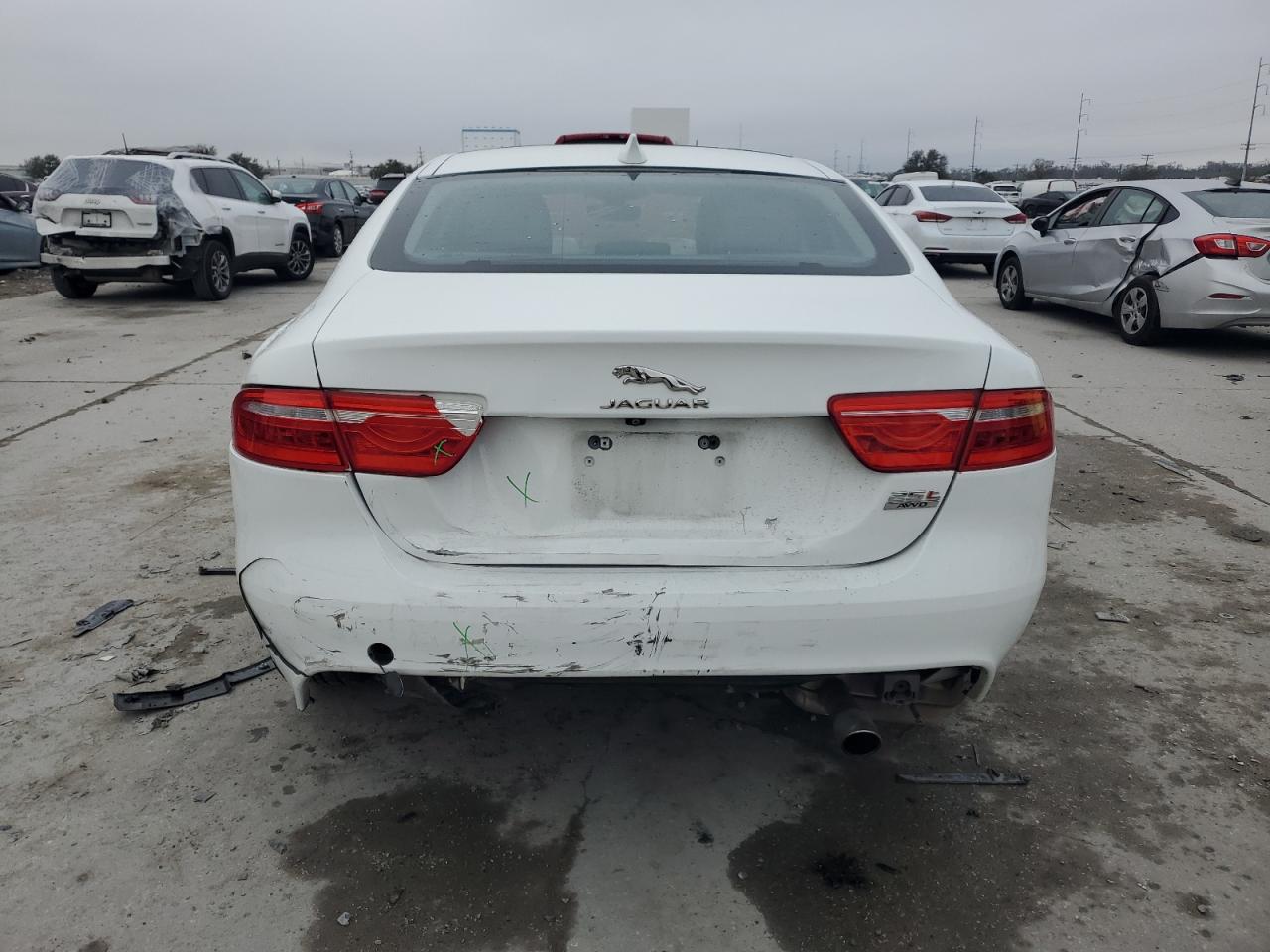 2019 Jaguar XE - Image 6