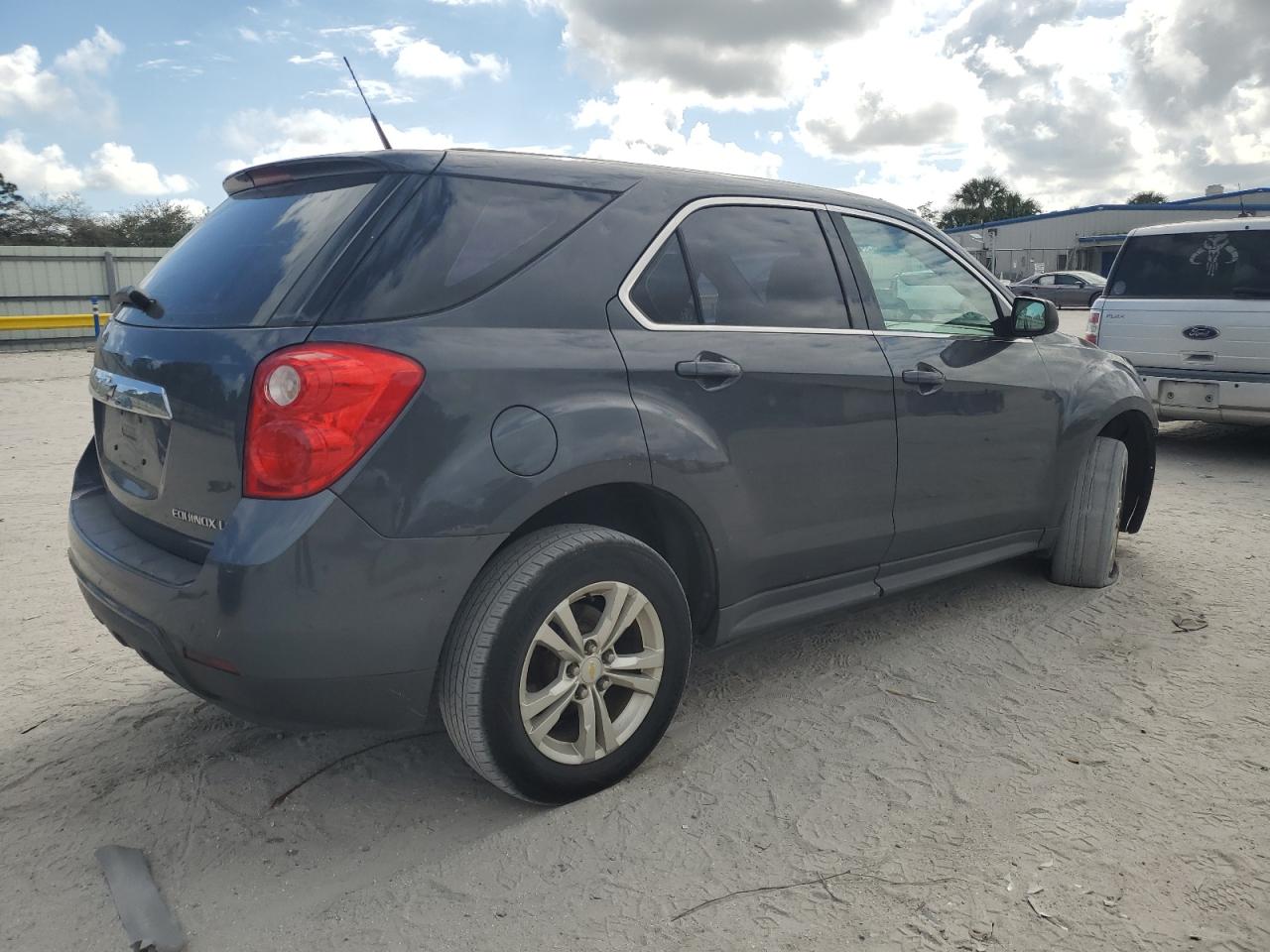 2010 Chevrolet Equinox - Image 3