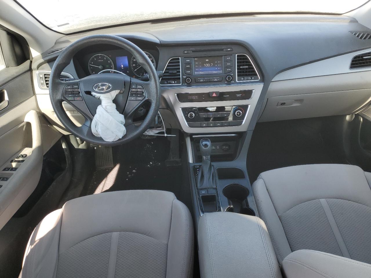 2015 Hyundai Sonata - Image 8