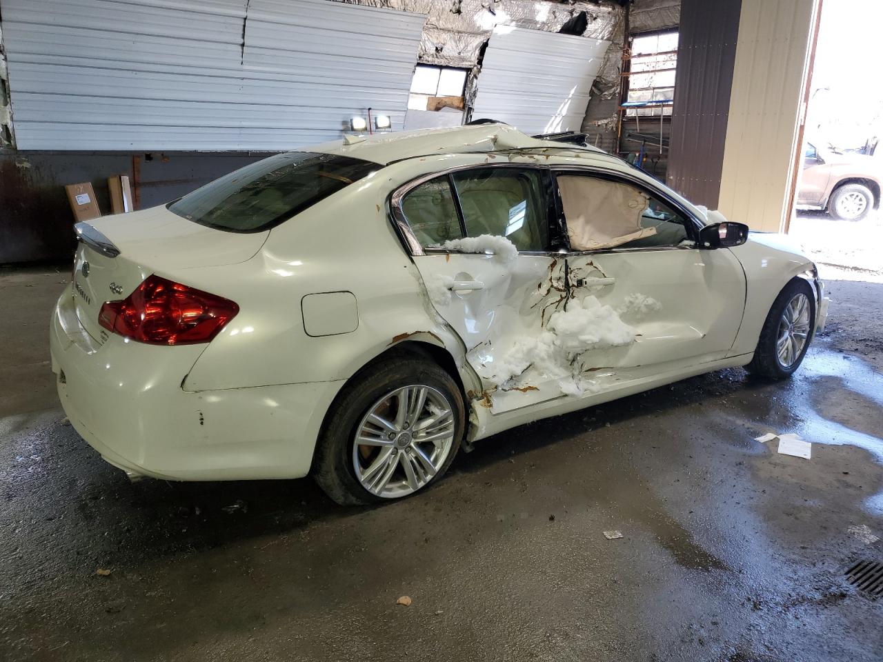 2015 Infiniti Q40 - Image 3