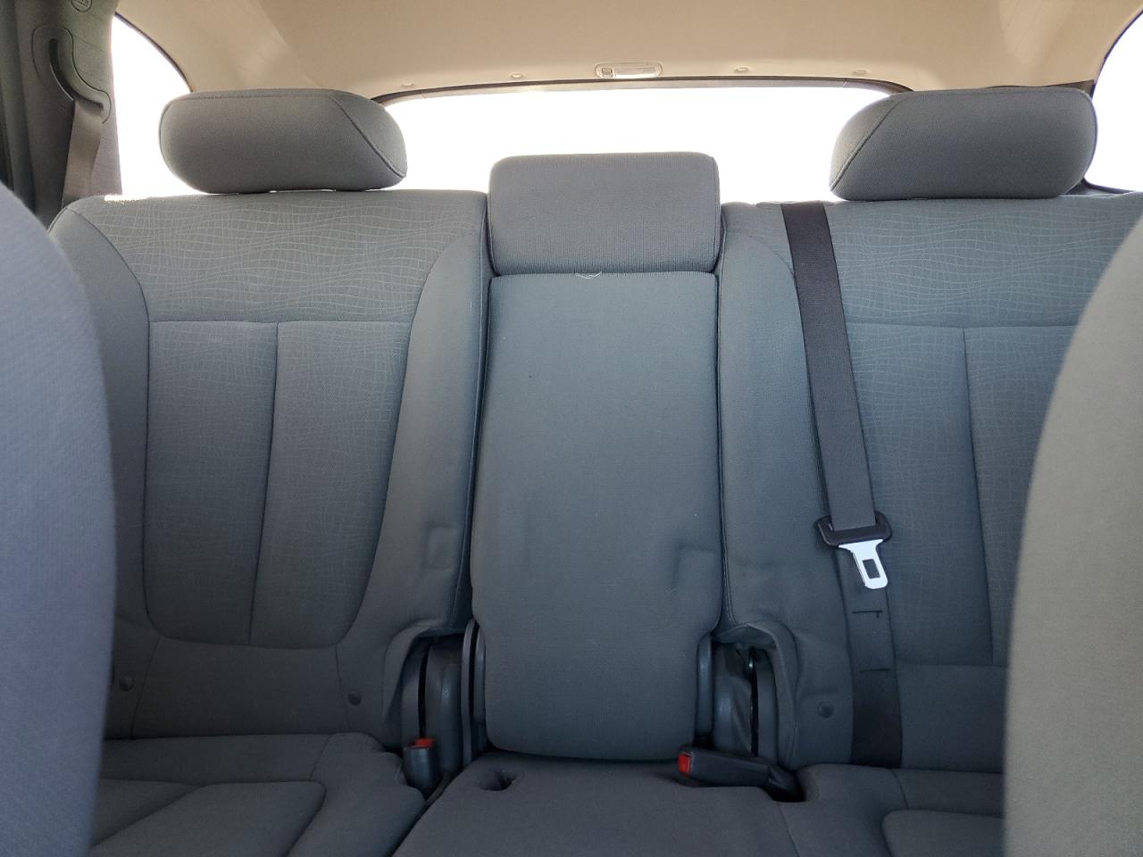 2010 Hyundai Santa Fe - Image 10