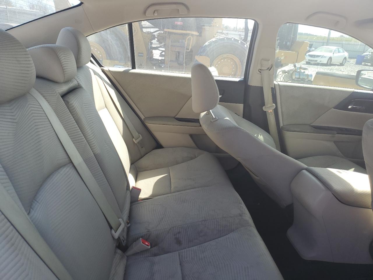 VIN: 1HGCR2F33GA143045 2016 HONDA ACCORD