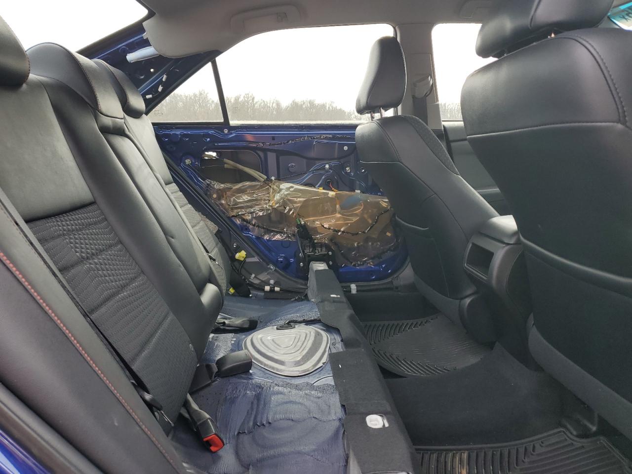 2015 Toyota Camry - Image 10