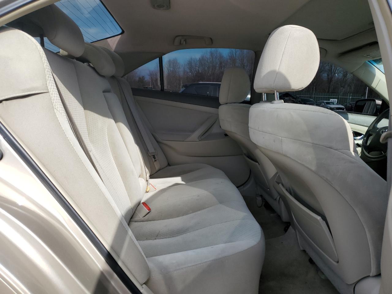 2009 Toyota Camry - Image 10