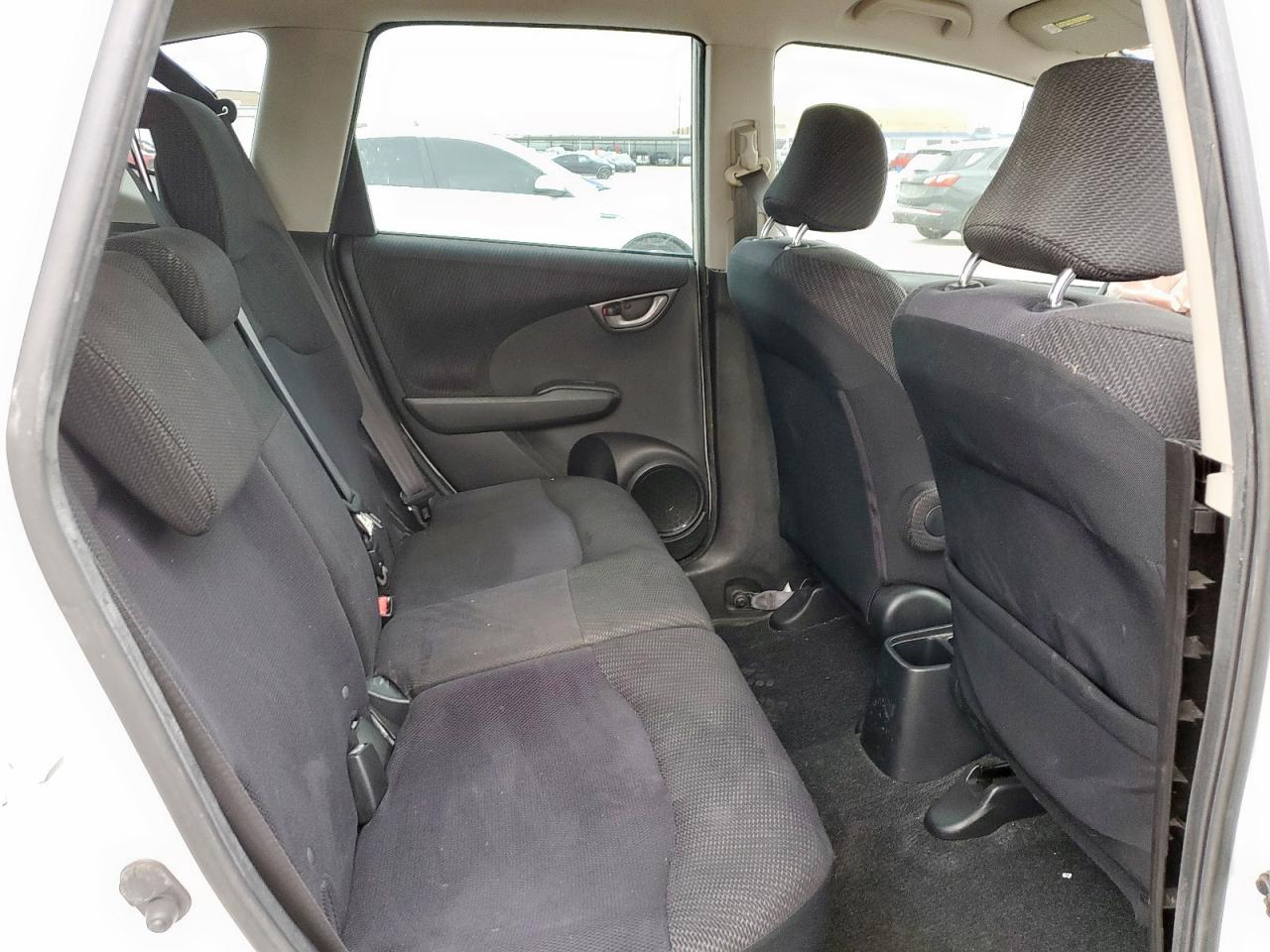 2013 Honda Fit - Image 11