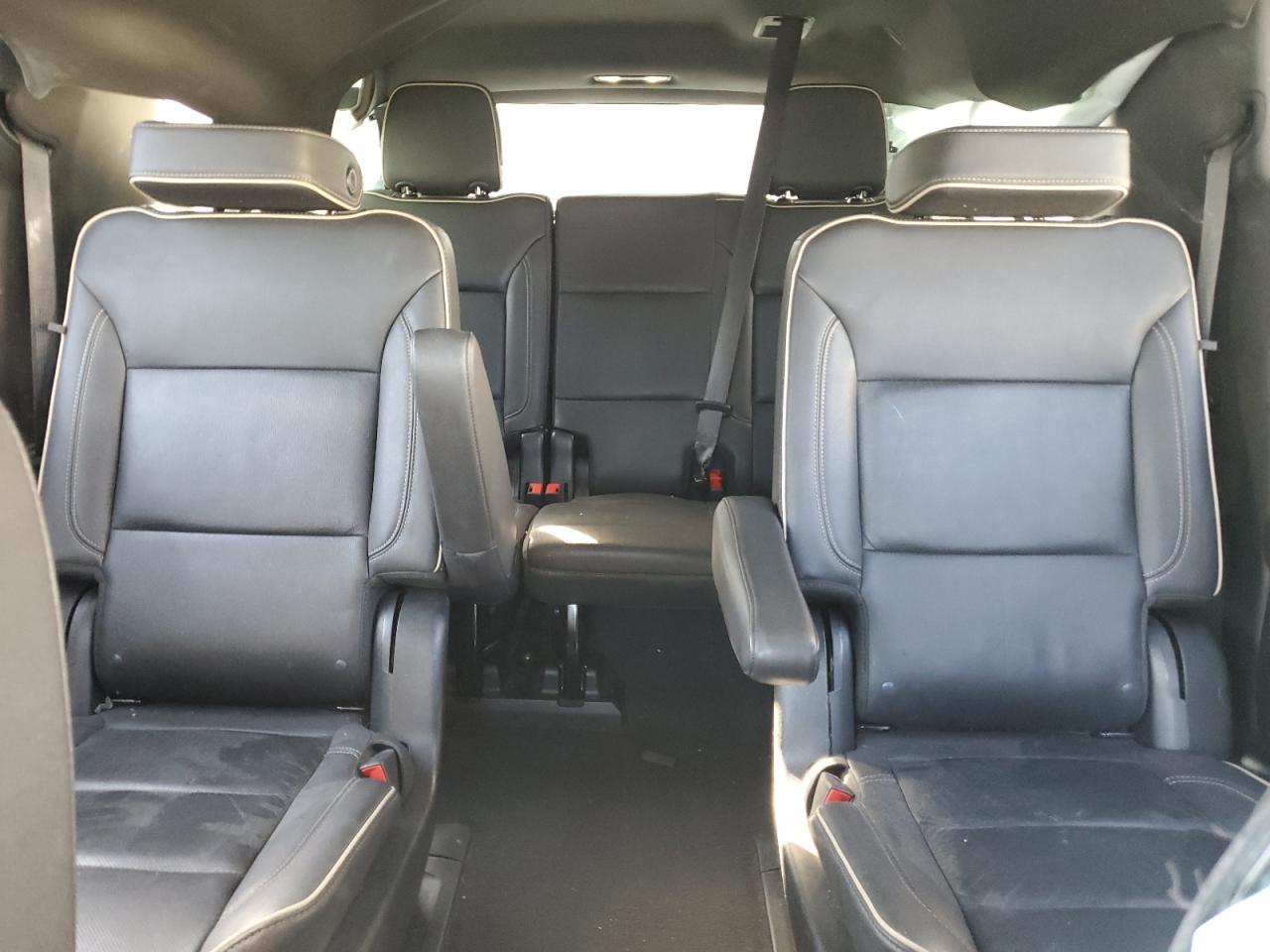 2023 Chevrolet Suburban - Image 10