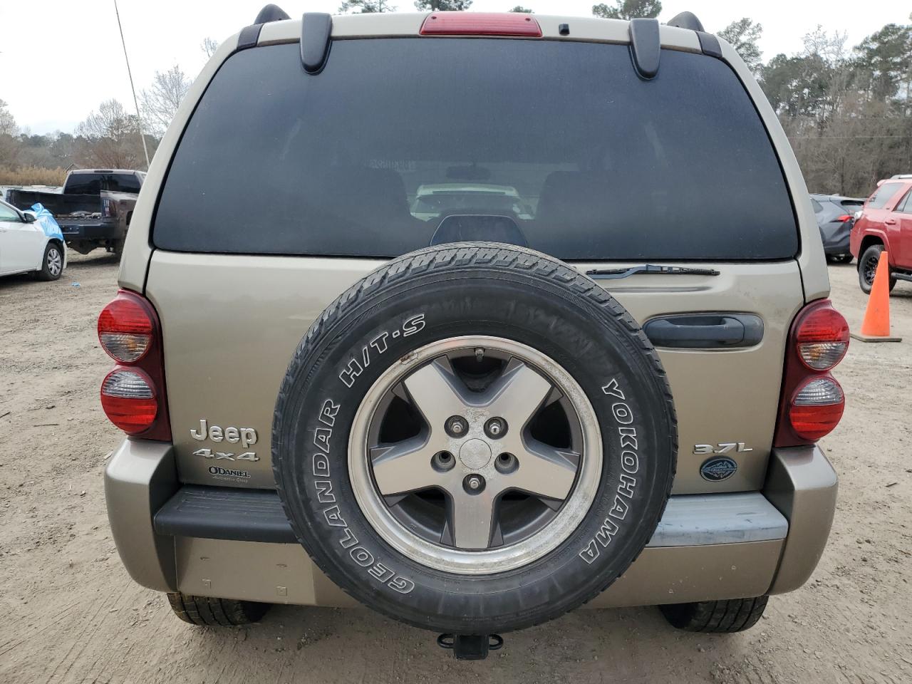 2005 Jeep Liberty (North America) - Image 6