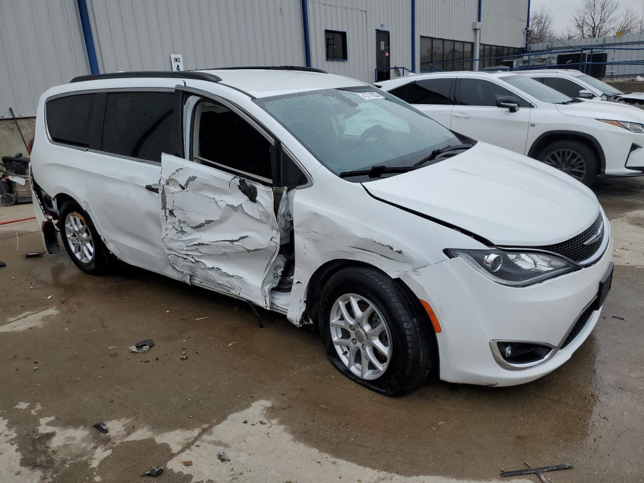 2020 Chrysler Pacifica - Image 4