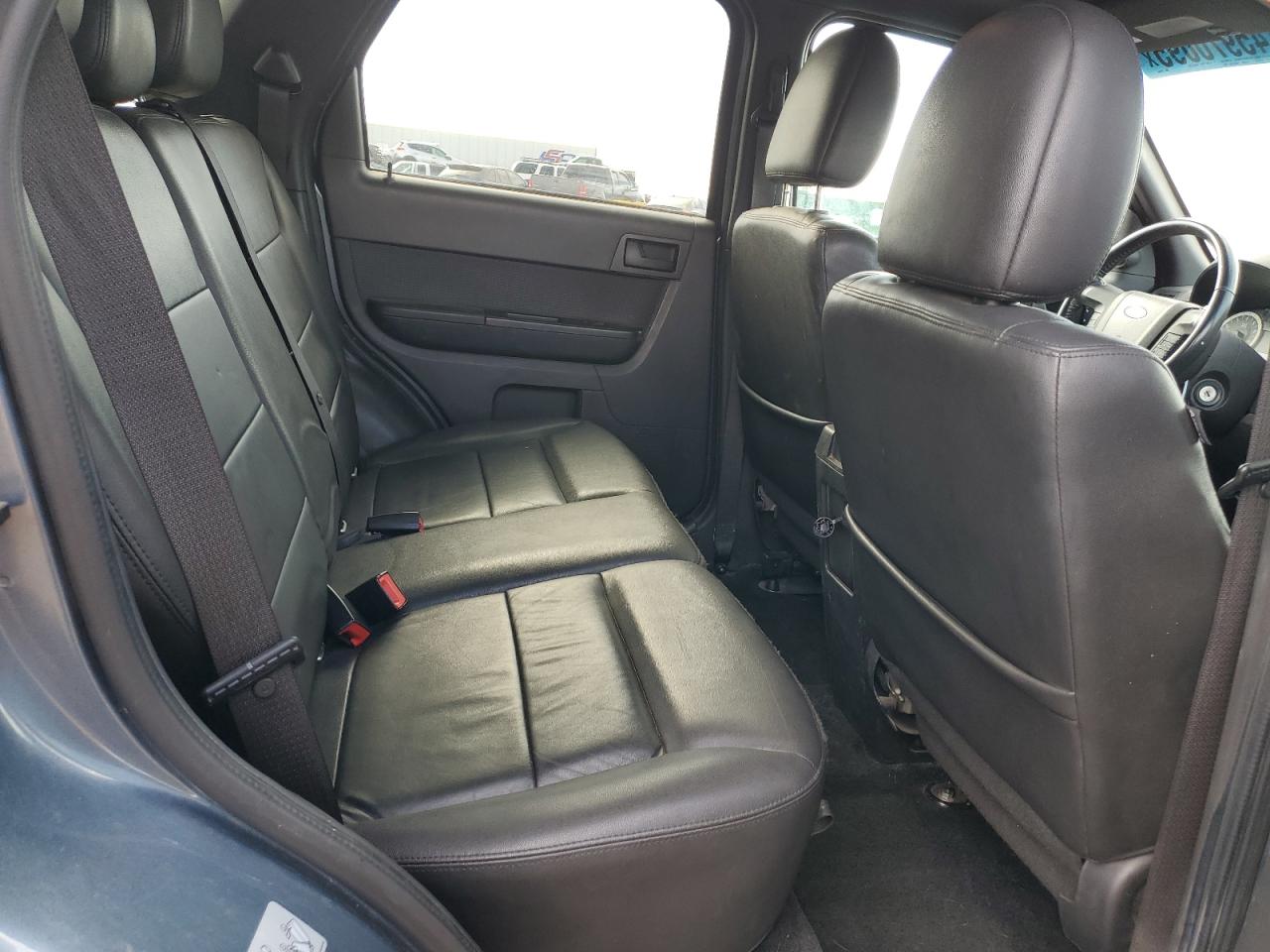 2010 Ford Escape - Image 11