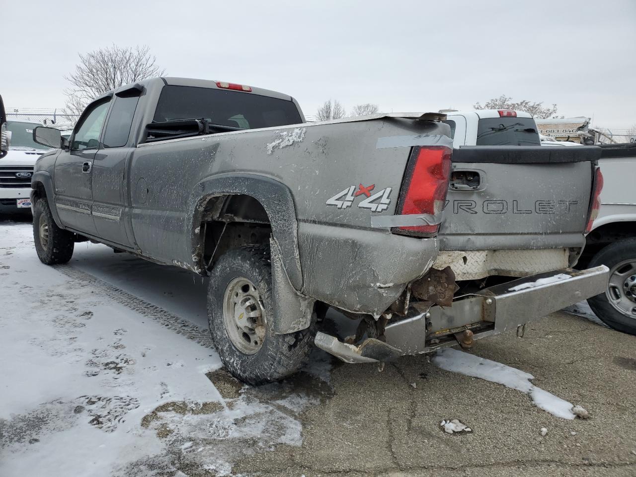 2006 Chevrolet Silverado - Image 2