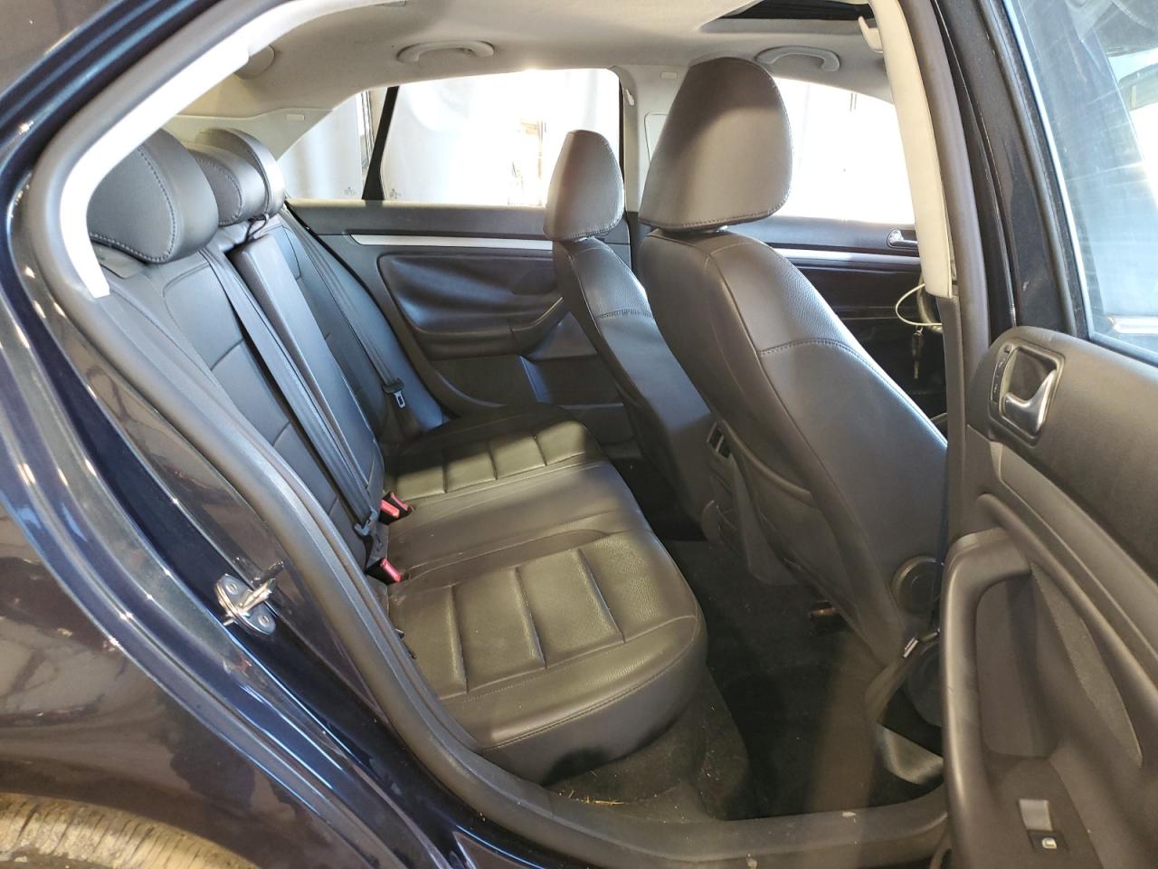 2009 Volkswagen Jetta - Image 10