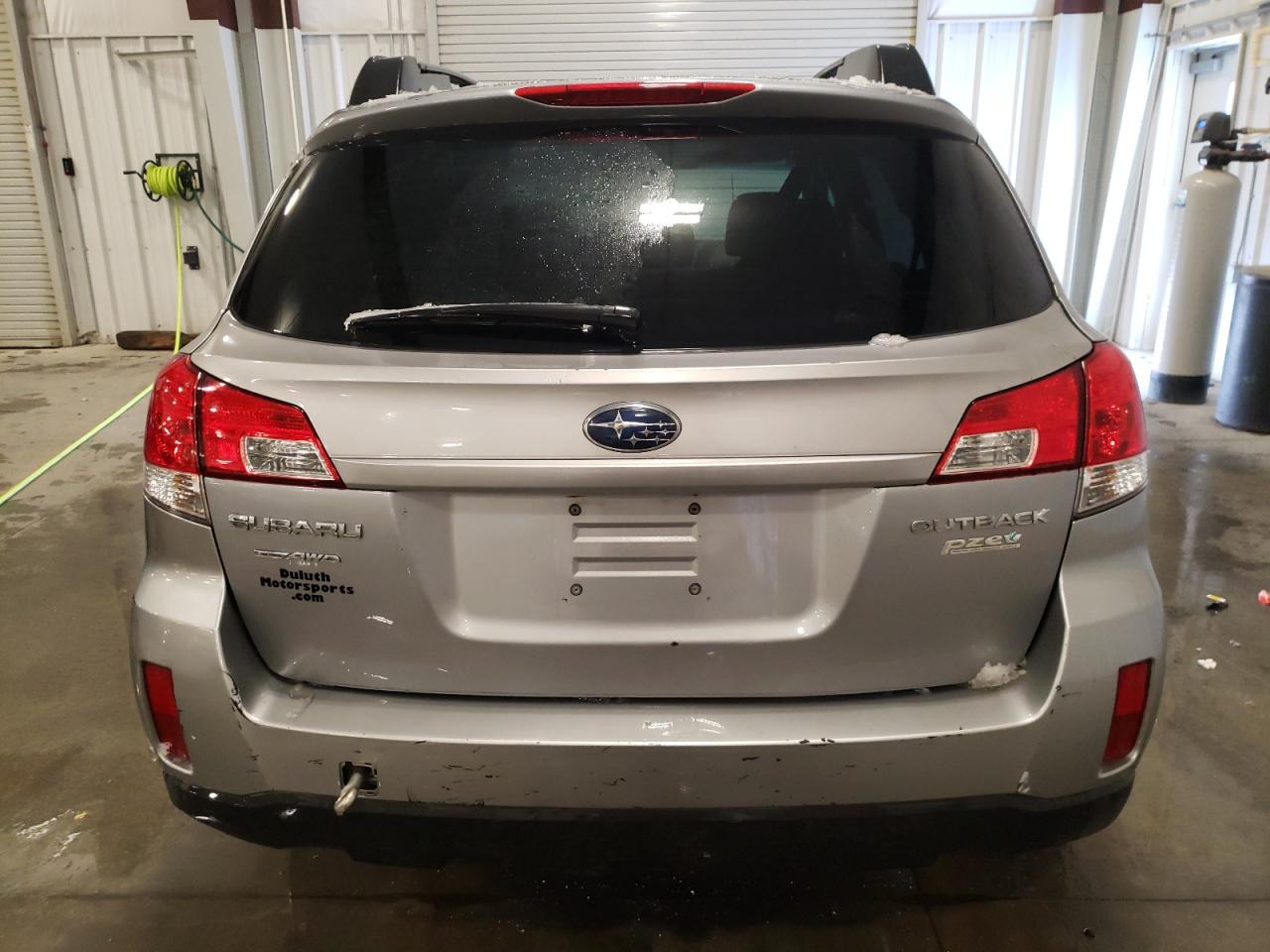 2010 Subaru Outback - Image 6