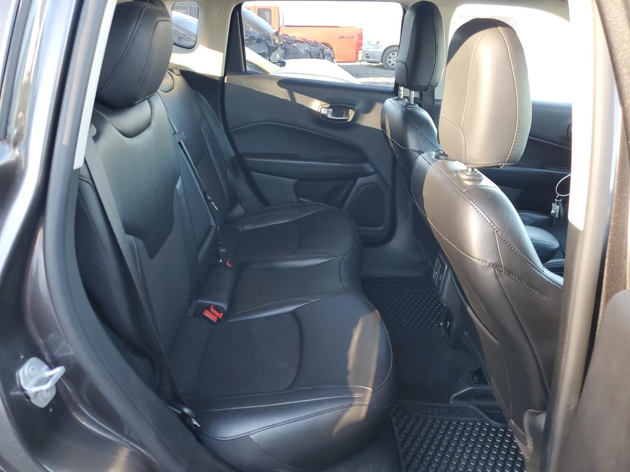 2020 Jeep Compass - Image 10