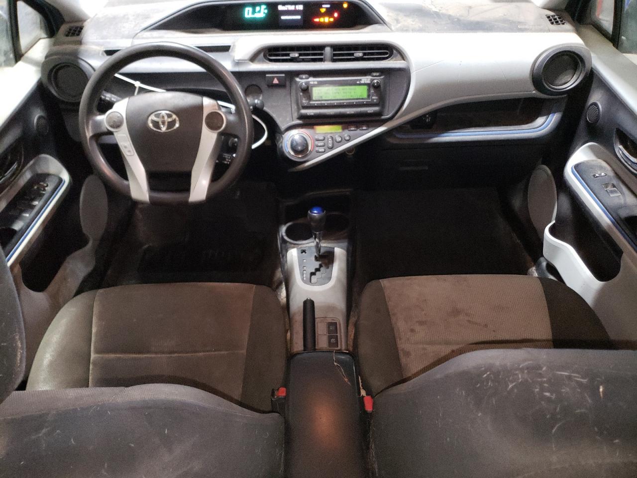 2012 Toyota Prius - Image 8