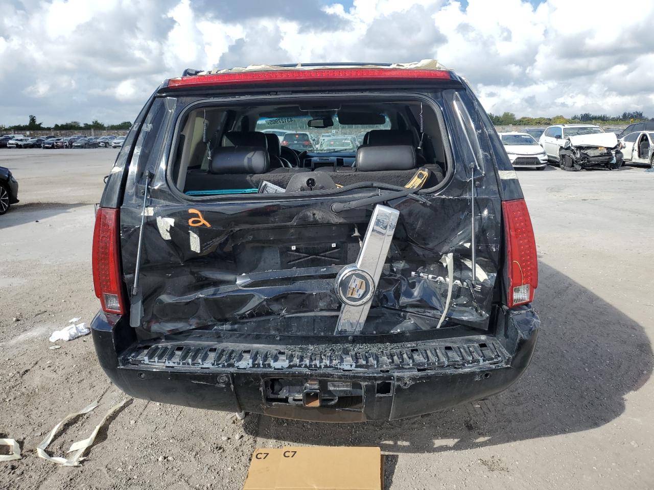 2007 Cadillac Escalade - Image 6