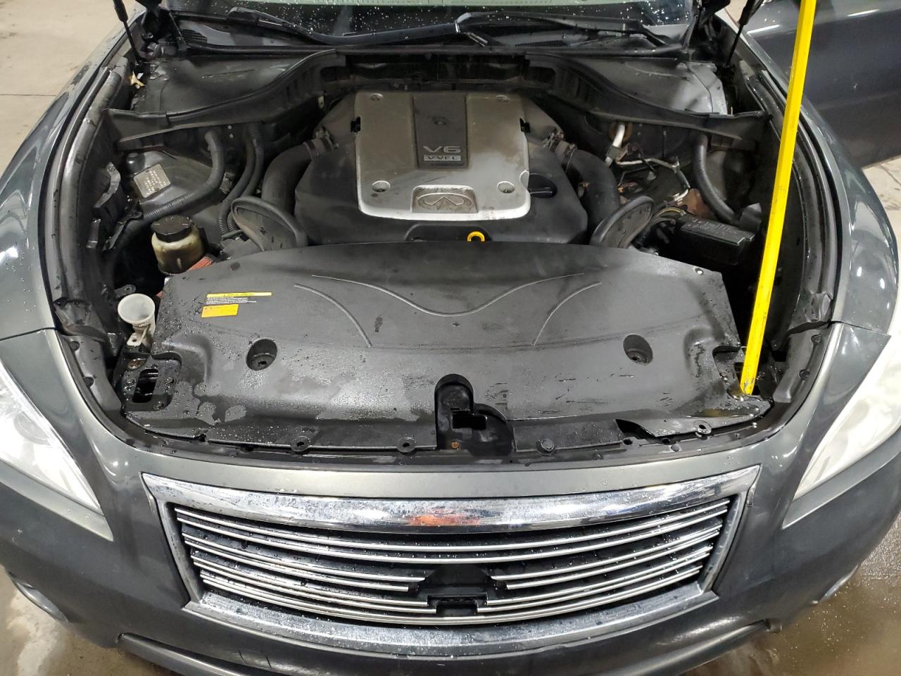 2011 Infiniti M - Image 11