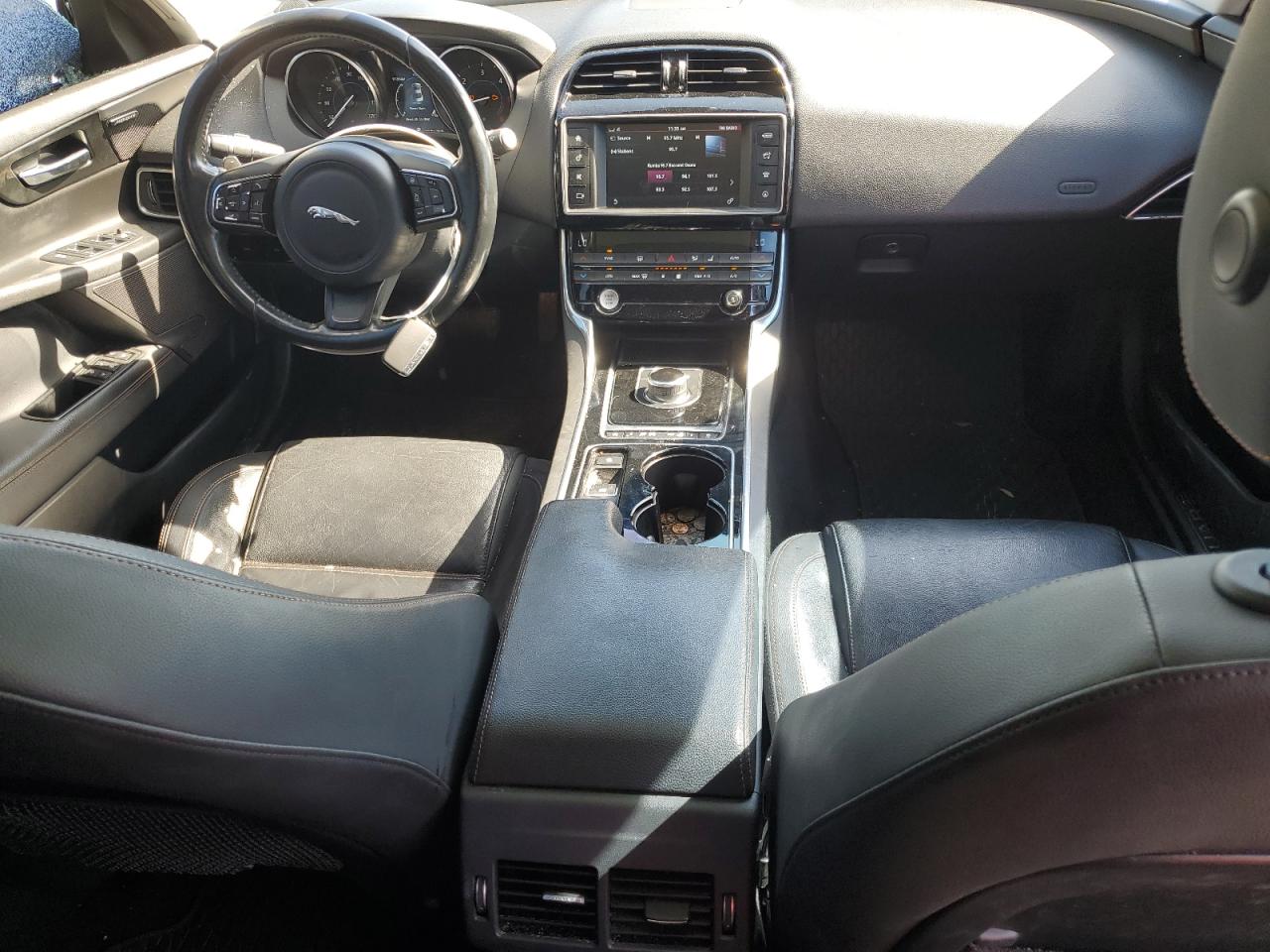 2017 Jaguar XE - Image 8
