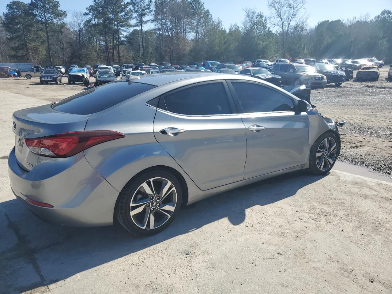 2015 Hyundai Elantra - Image 3