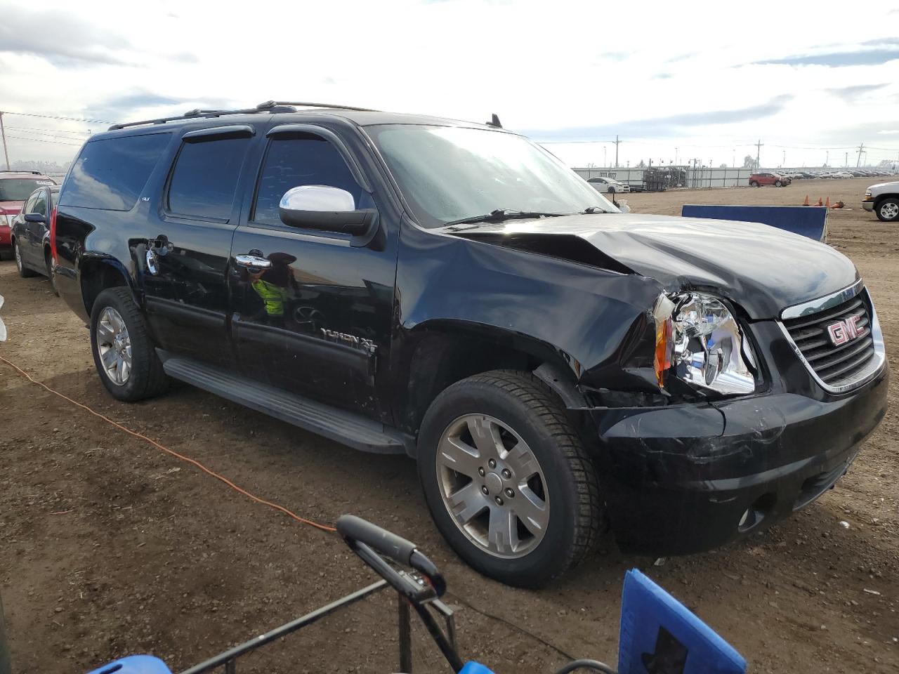 2010 GMC Yukon - Image 4