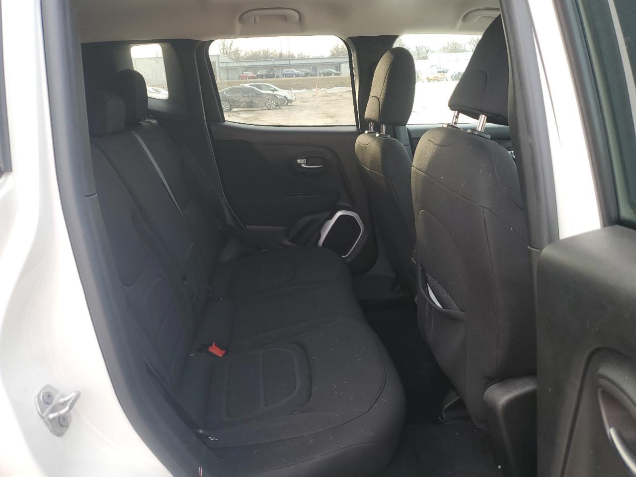 2018 Jeep Renegade - Image 11