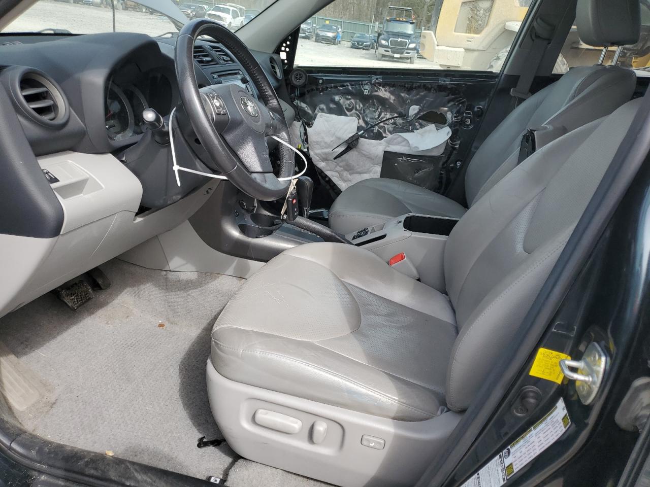 2012 Toyota RAV 4 - Image 7