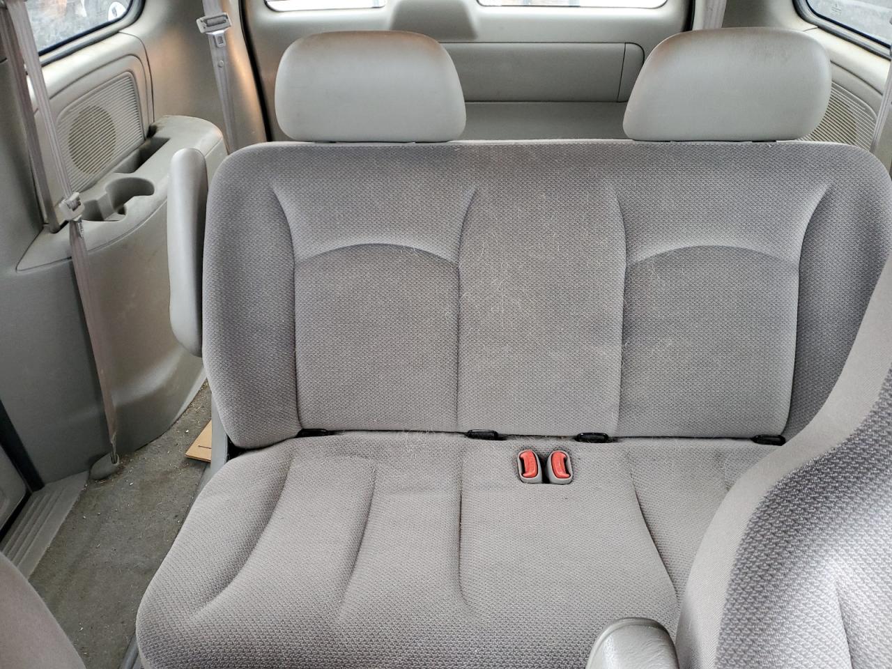 2003 Dodge Caravan - Image 10