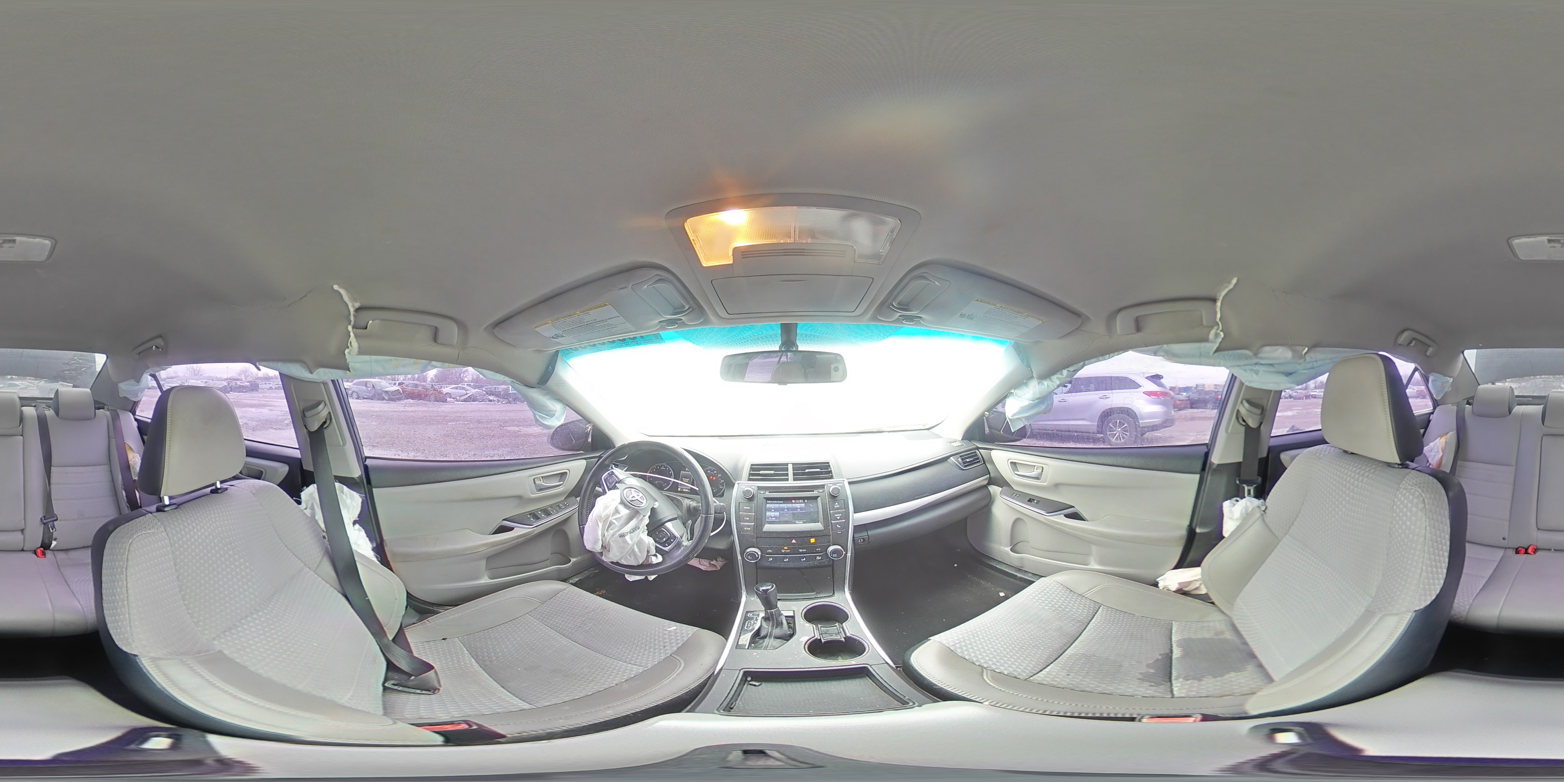 2015 Toyota Camry - Image 13
