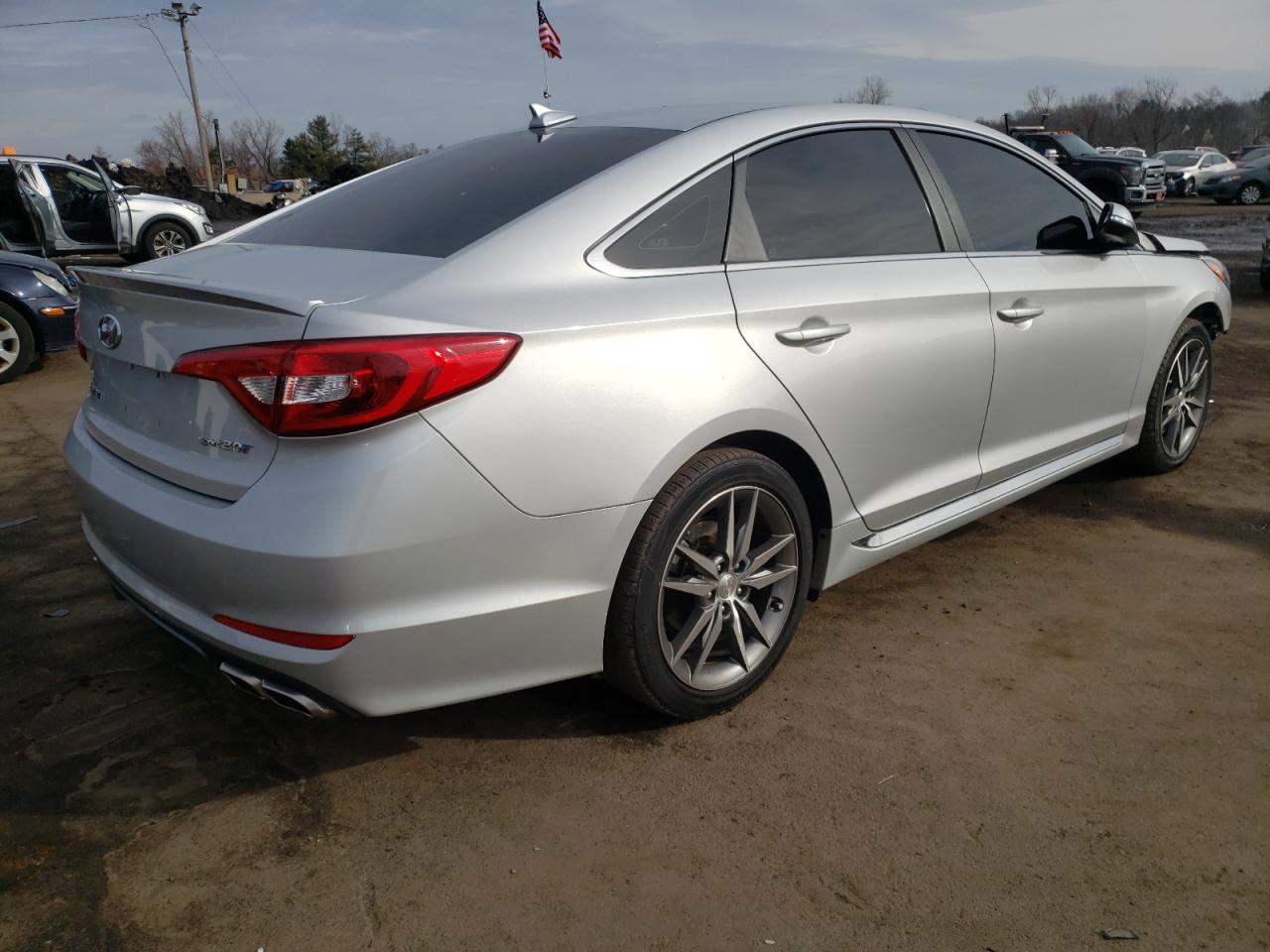 2017 Hyundai Sonata - Image 3