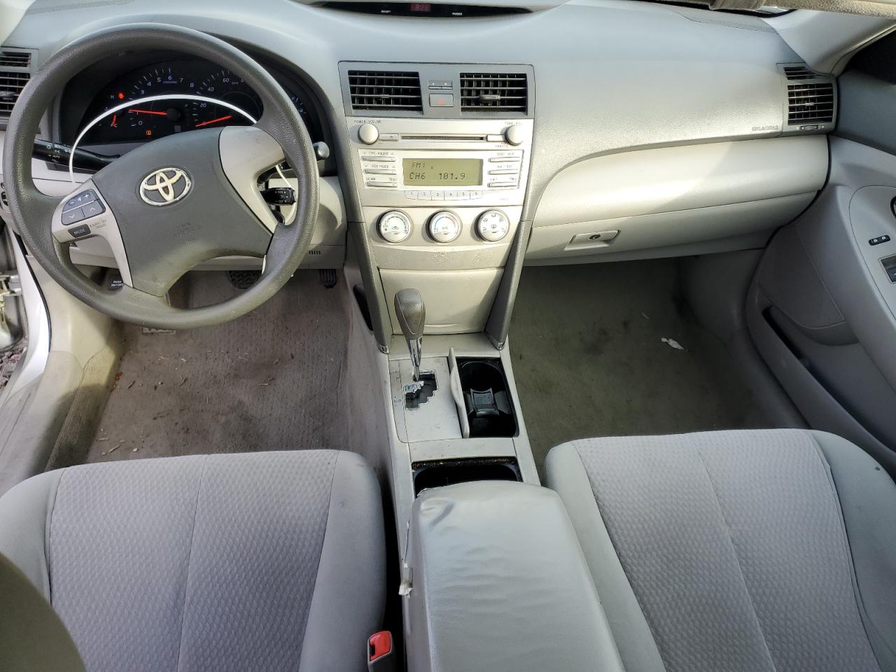2011 Toyota Camry - Image 8
