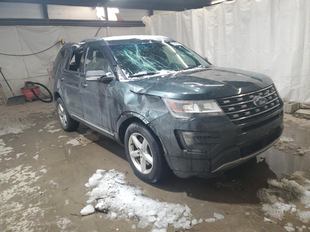 2016 Ford Explorer - Image 4