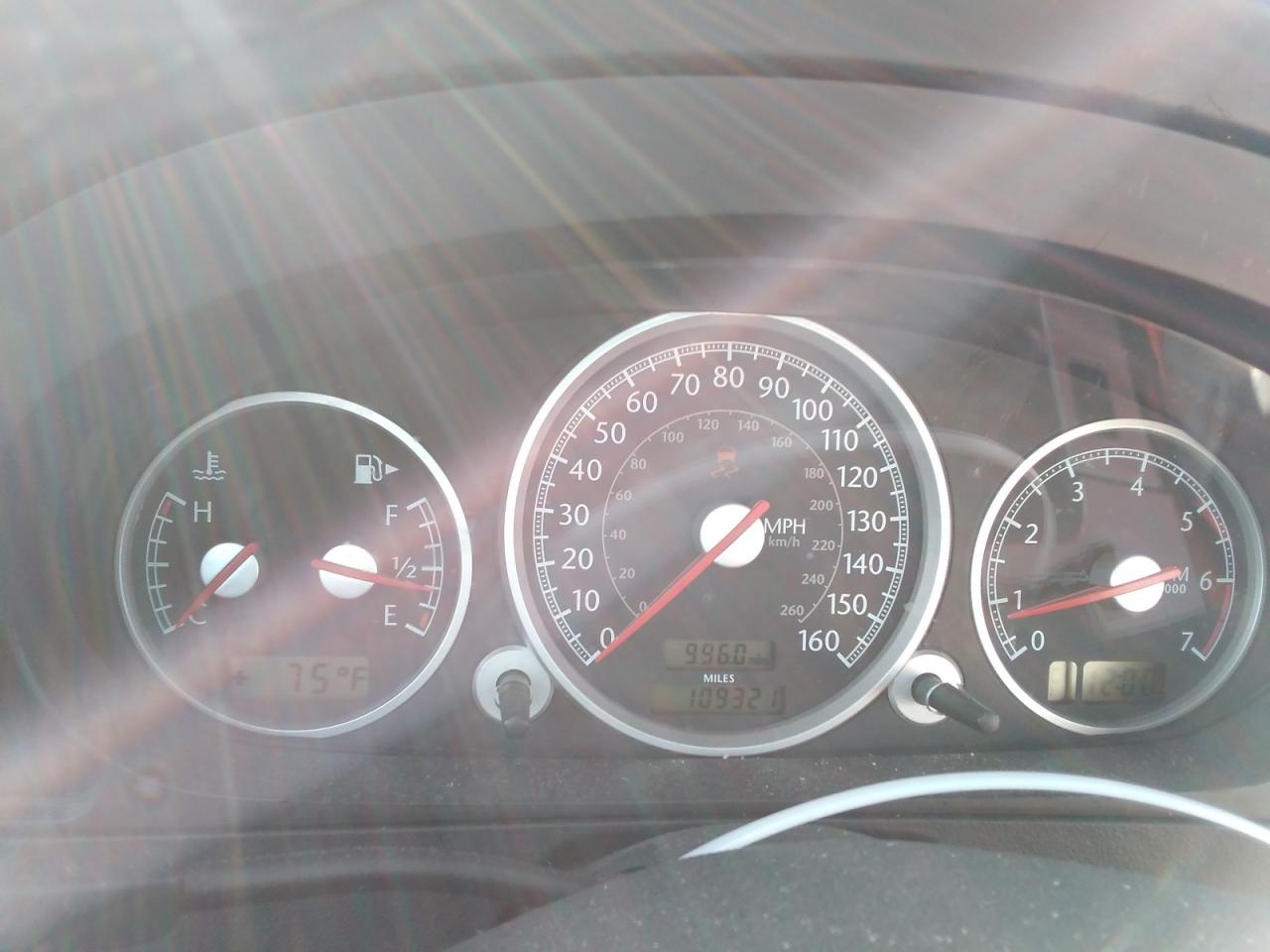 2004 Chrysler Crossfire - Image 9