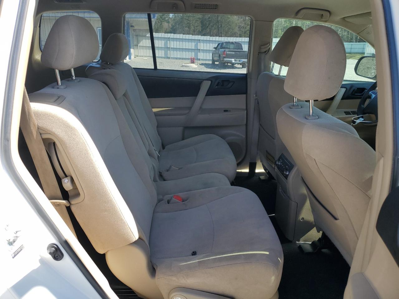 2013 Toyota Highlander - Image 11