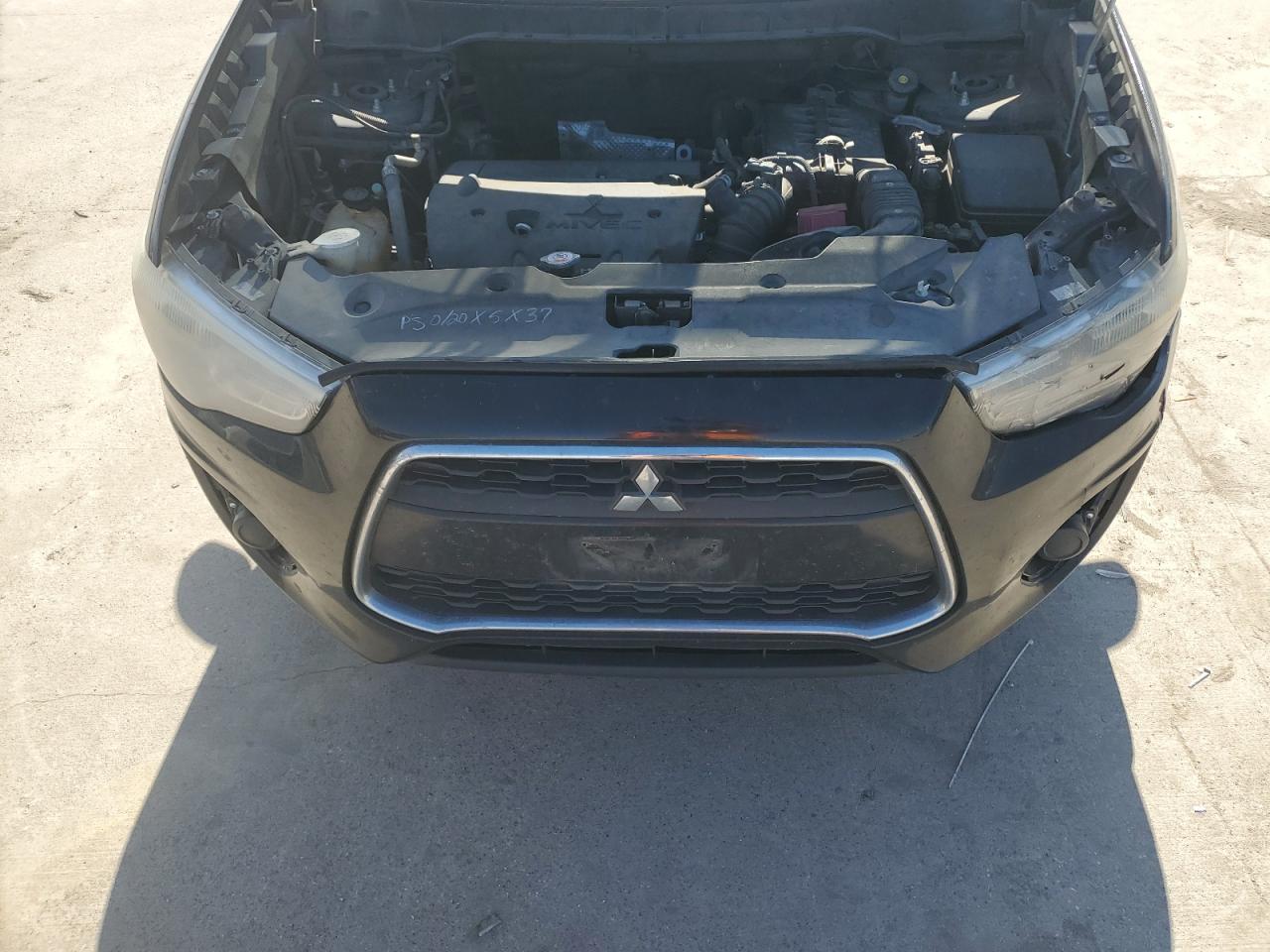2015 Mitsubishi Outlander - Image 11