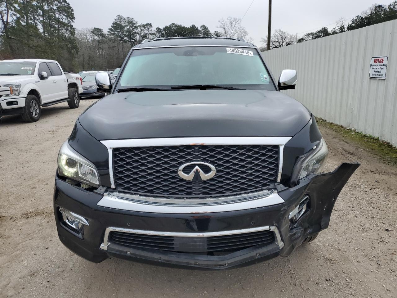 2016 Infiniti QX80 - Image 5