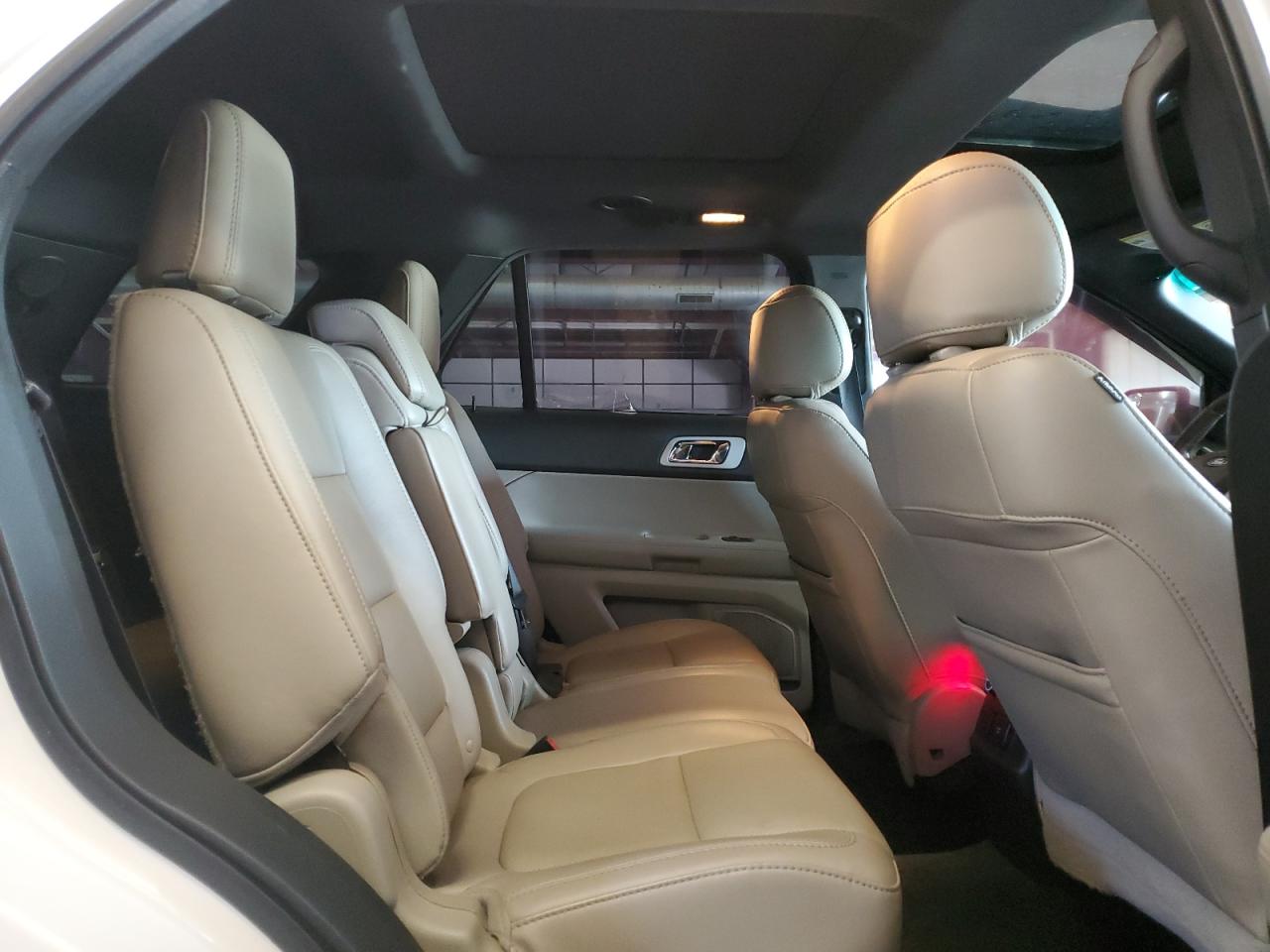 2014 Ford Explorer - Image 11