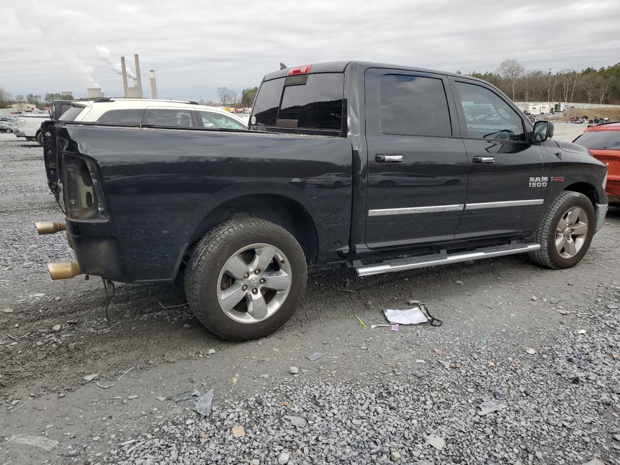 2015 RAM 1500 - Image 3