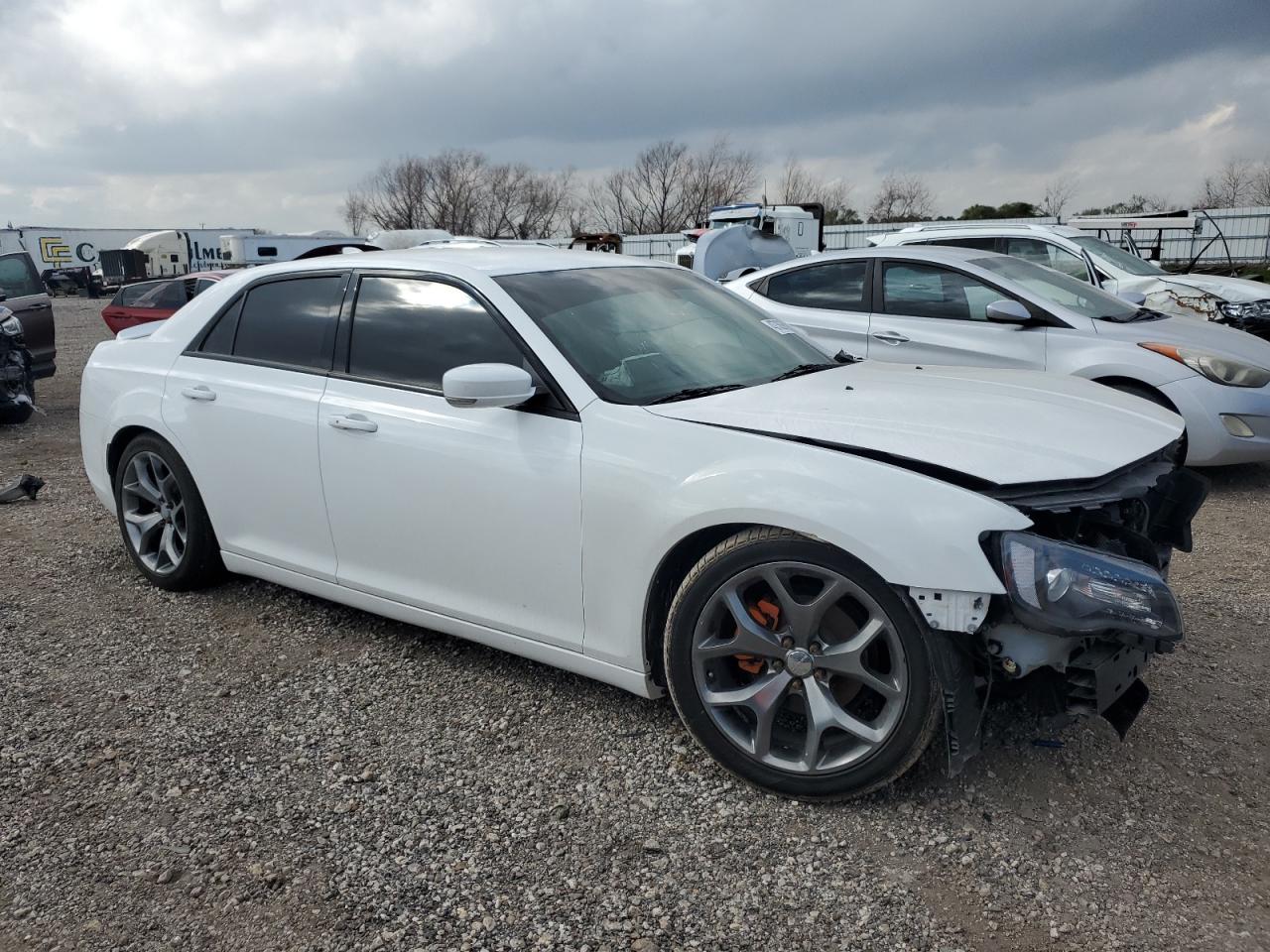 2021 Chrysler 300 - Image 4