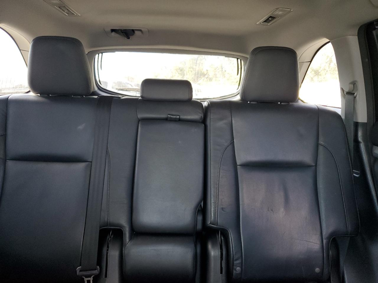 2014 Toyota Highlander - Image 10