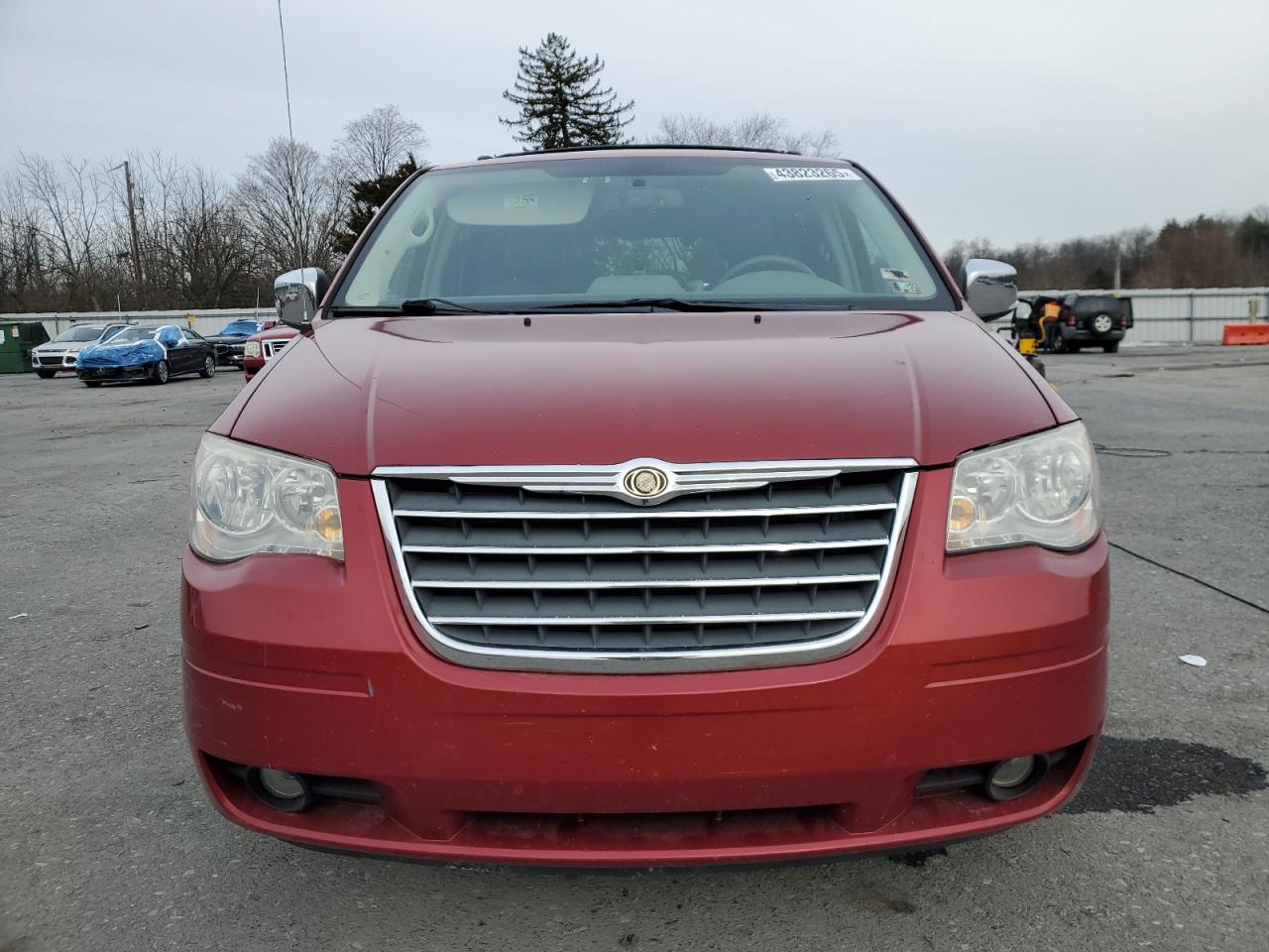 2010 Chrysler Town & Country - Image 5