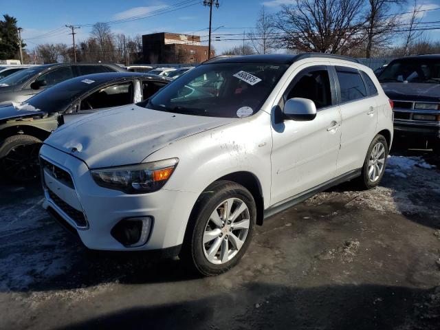Parquets MITSUBISHI OUTLANDER 2015 White