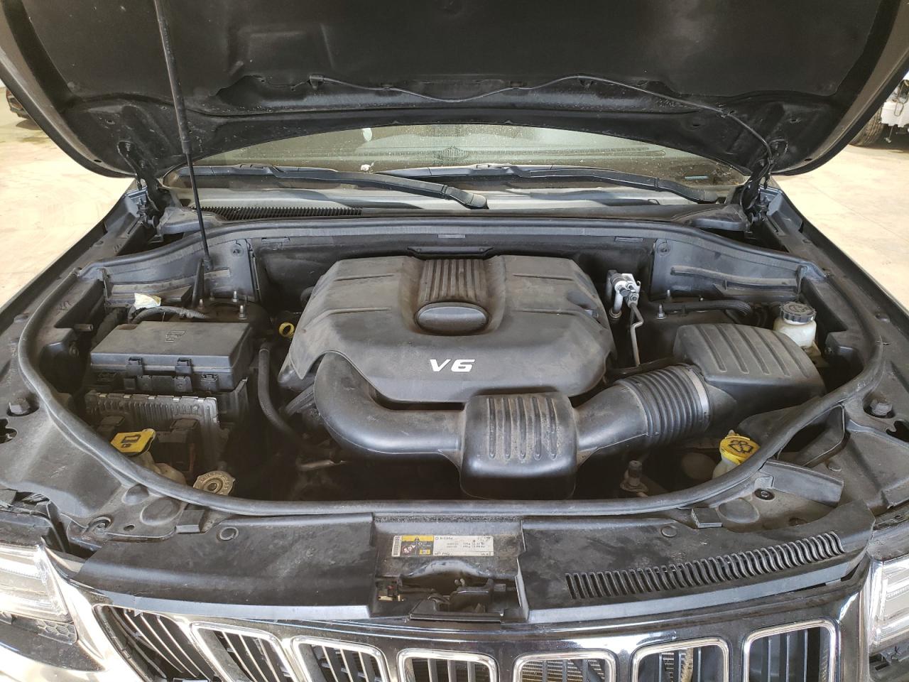 2014 Jeep Grand Cherokee - Image 12