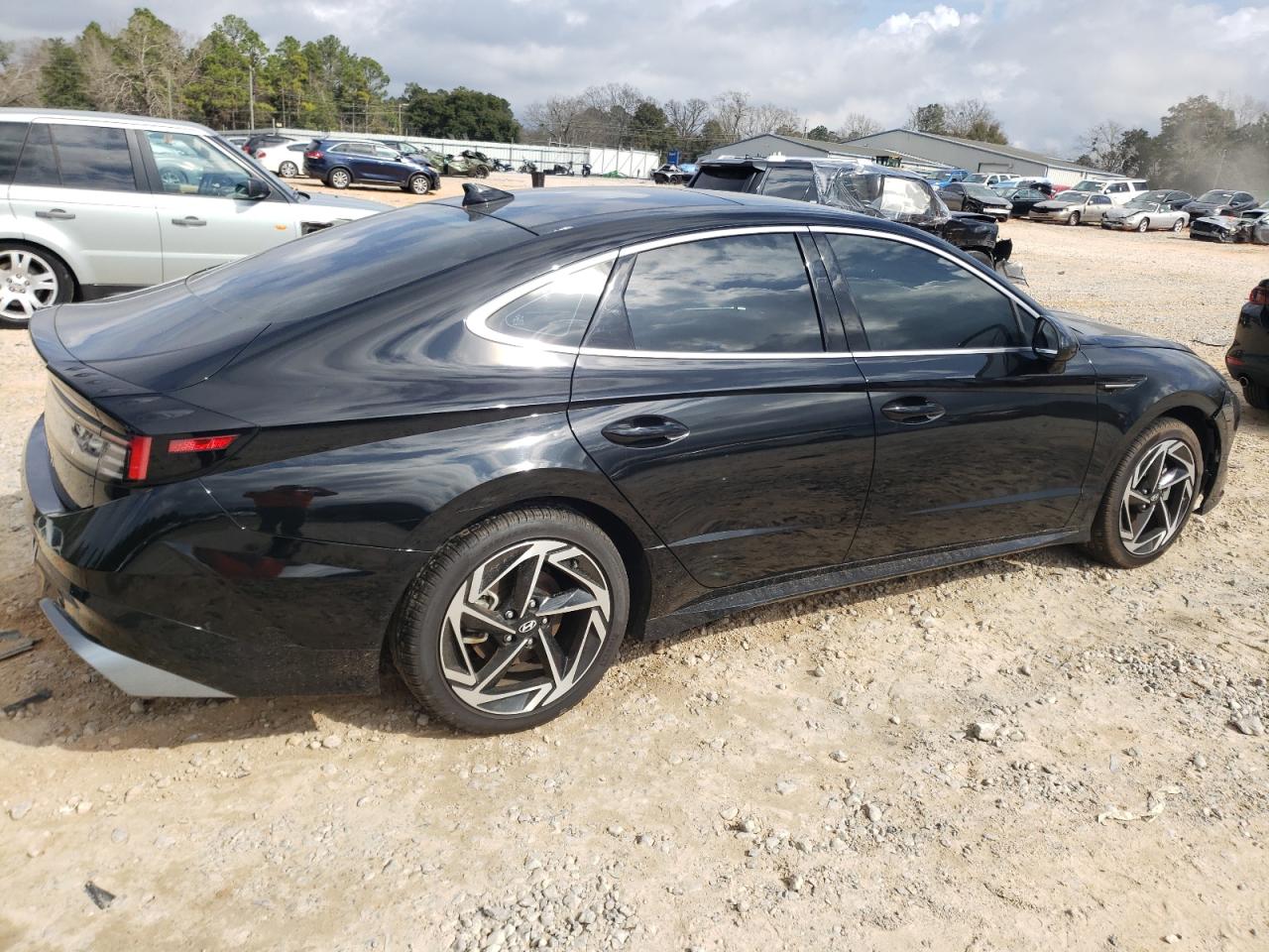 2024 Hyundai Sonata - Image 3