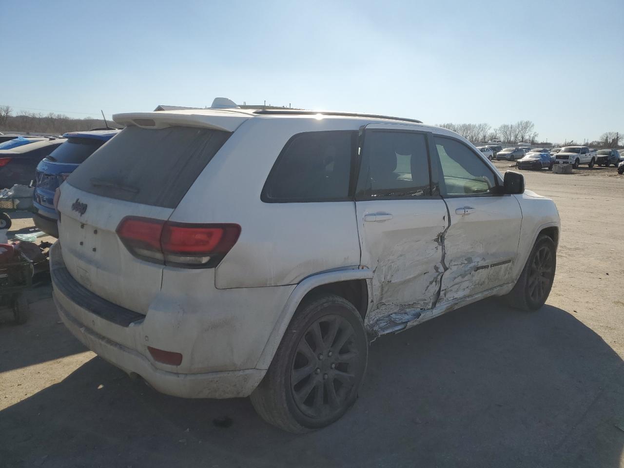 2018 Jeep Grand Cherokee - Image 3