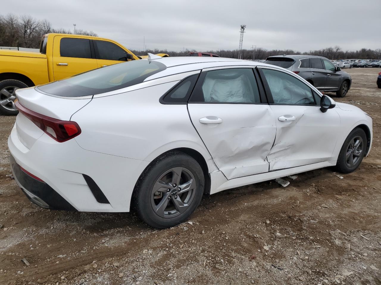 2022 Kia K5 - Image 3