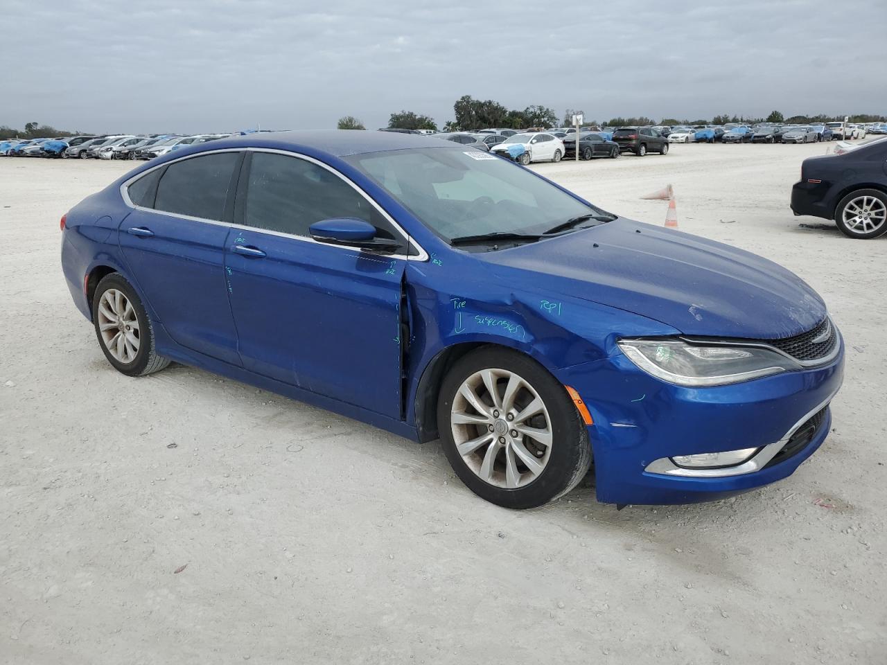 2015 Chrysler 200 - Image 4