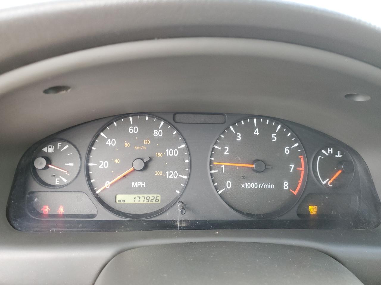 2004 Nissan Sentra - Image 9